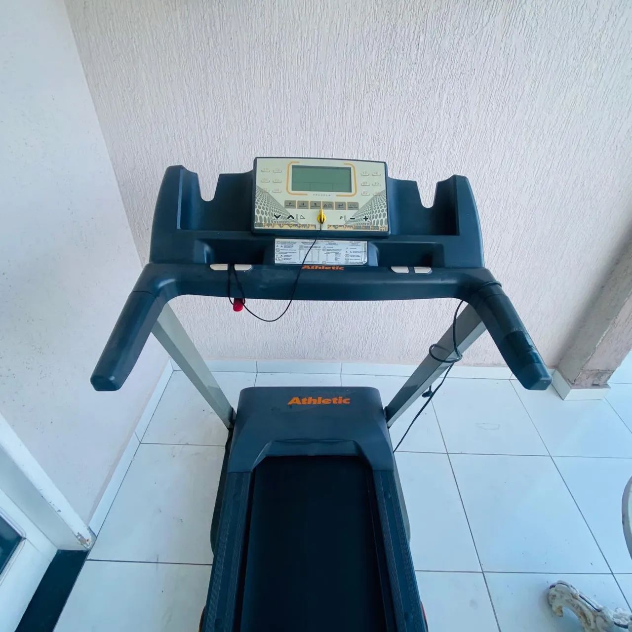 Esteira Ergométrica Athletic 720EE Seminova - Placa não está funcionando  - Foto 3