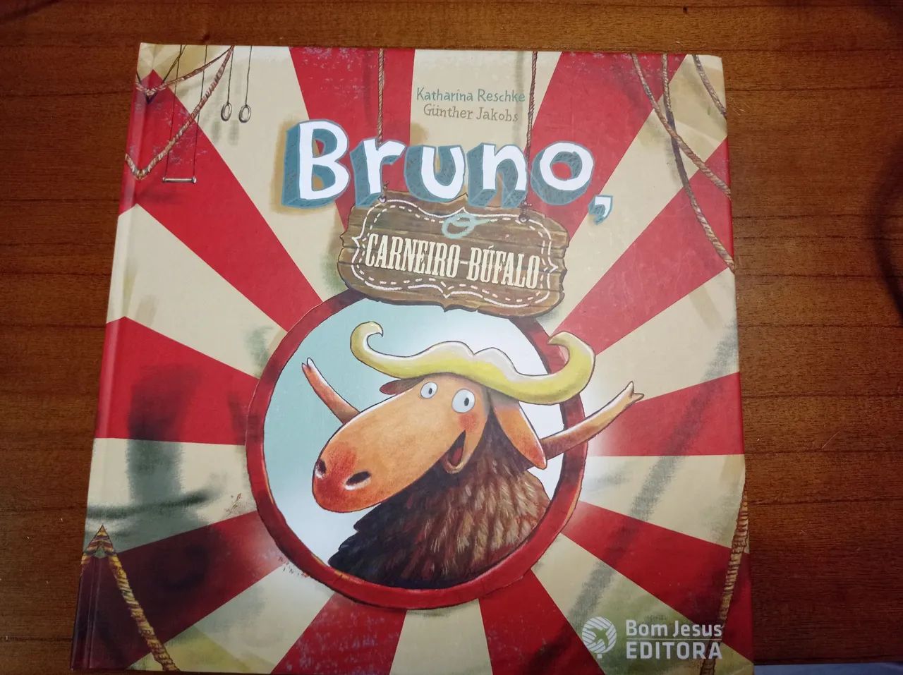 Livro Bruno, o Carneiro-Búfalo - Capa Dura