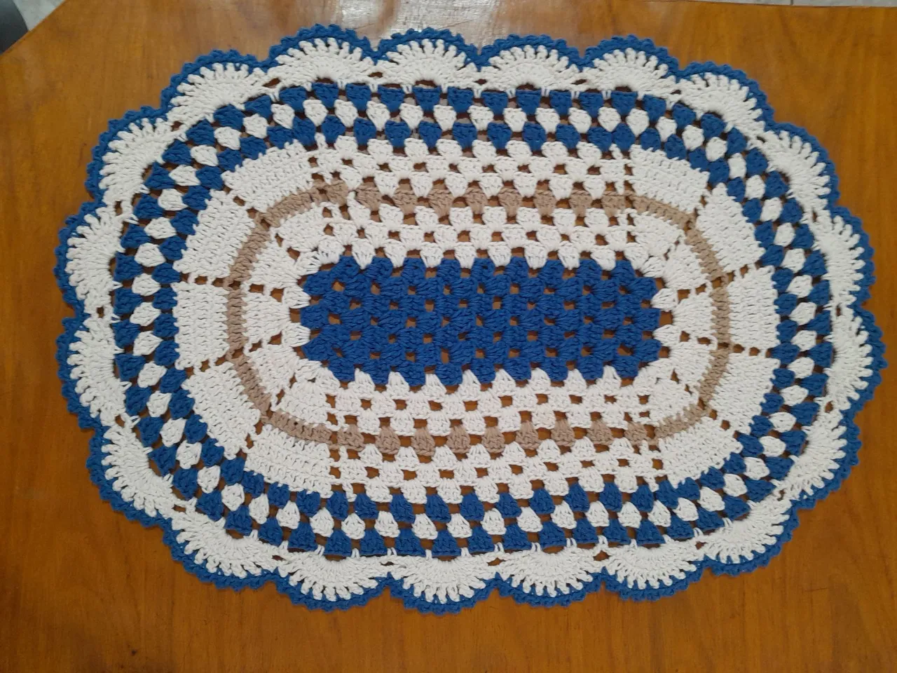 Tapete de crochê oval, artesanal e charmoso