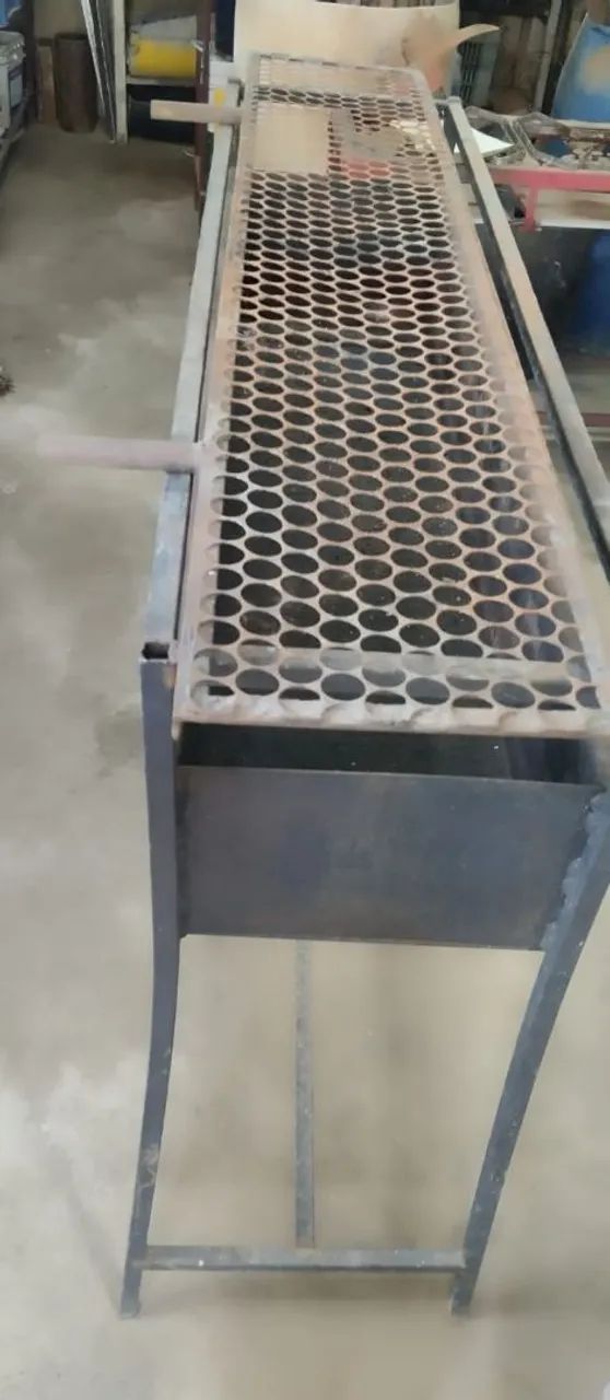 Churrasqueira em Ferro Resistente