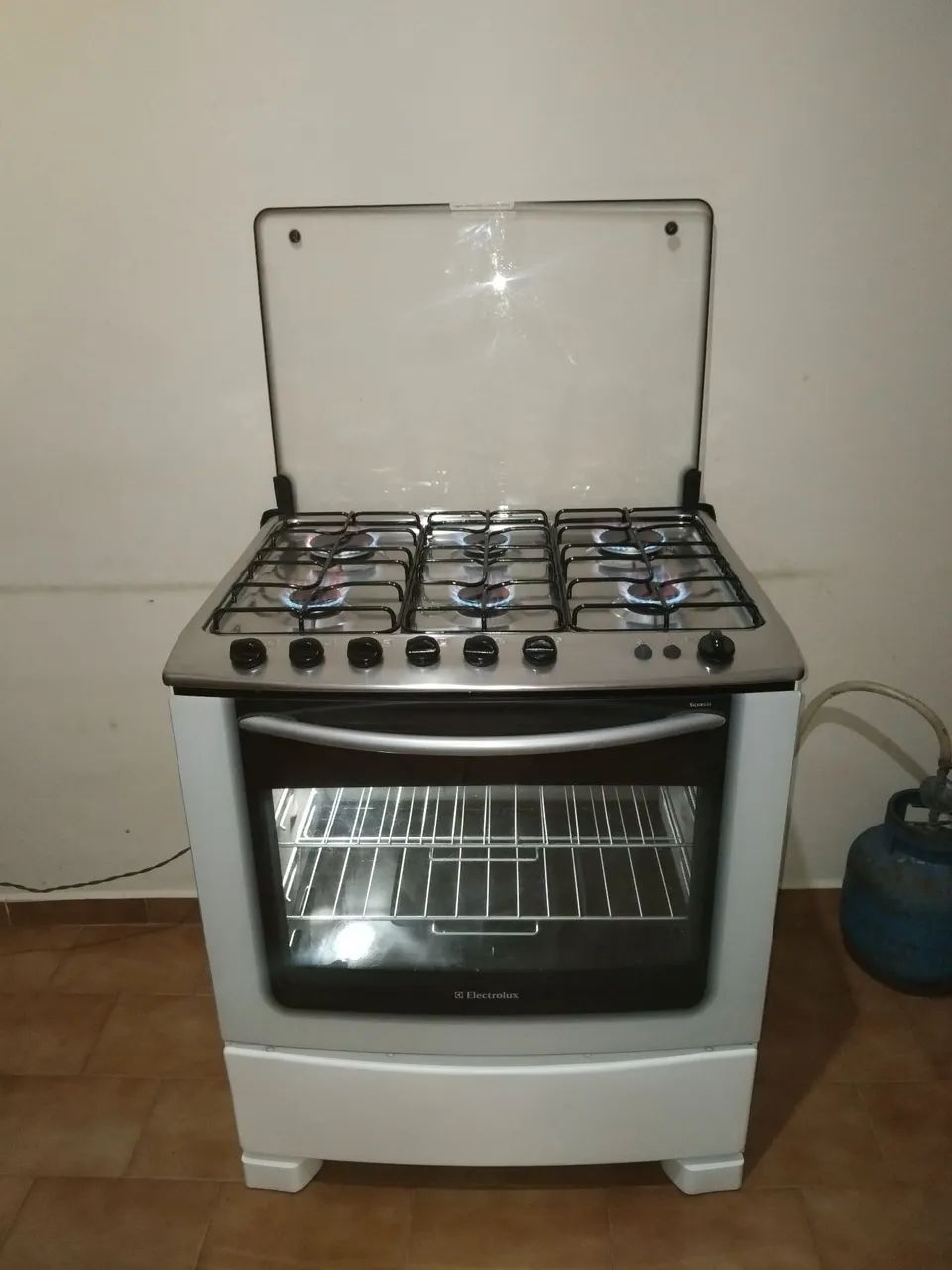 Fogão de 6 bocas da Electrolux automático revisado e limpo funcionando tudo bivolt 