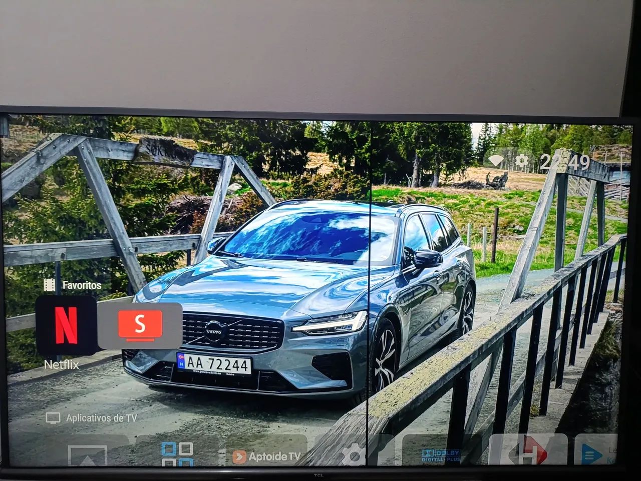 Tv TCL 50 polegadas Smart 4k funcionando com controle 64418592921859120