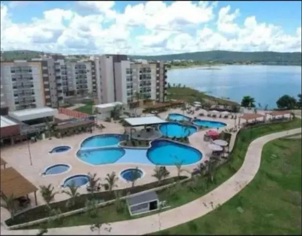 7 dias resort Praias do lago caldas novas em julho