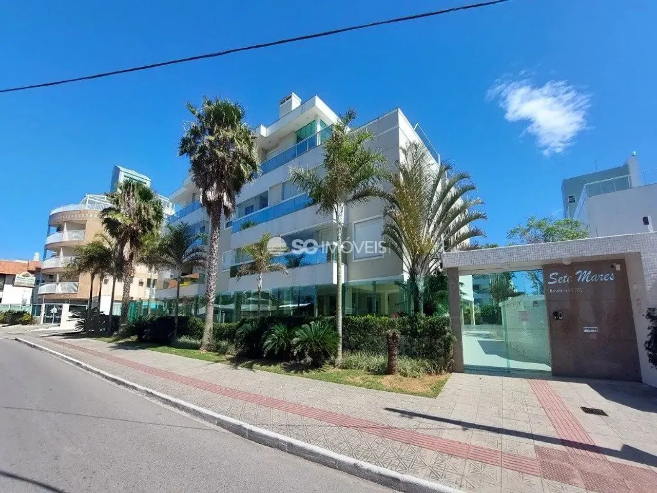 Apartamento Mobiliado 3 Dormitórios nas Gaivotas.