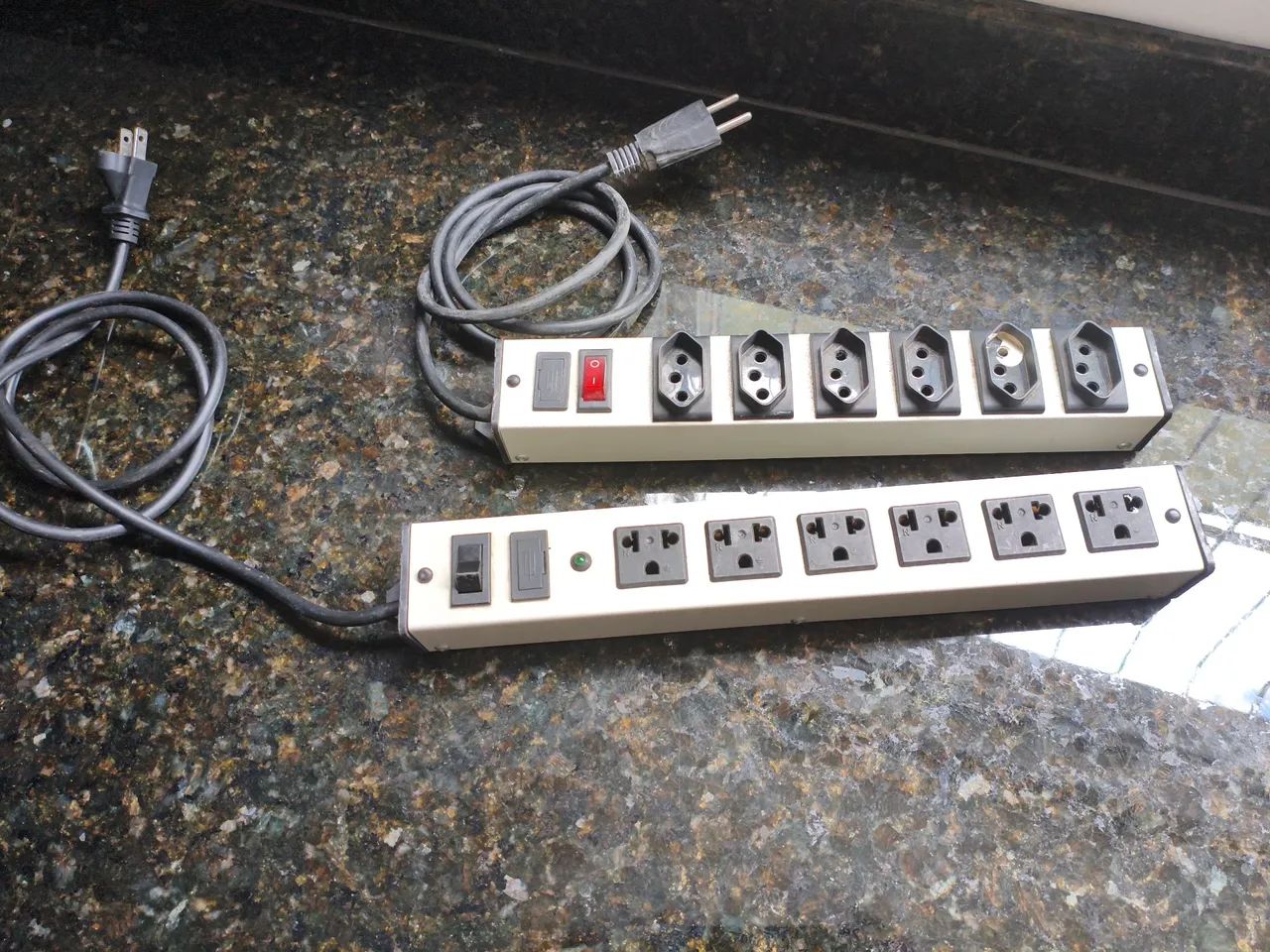 Power strip64168581524354120