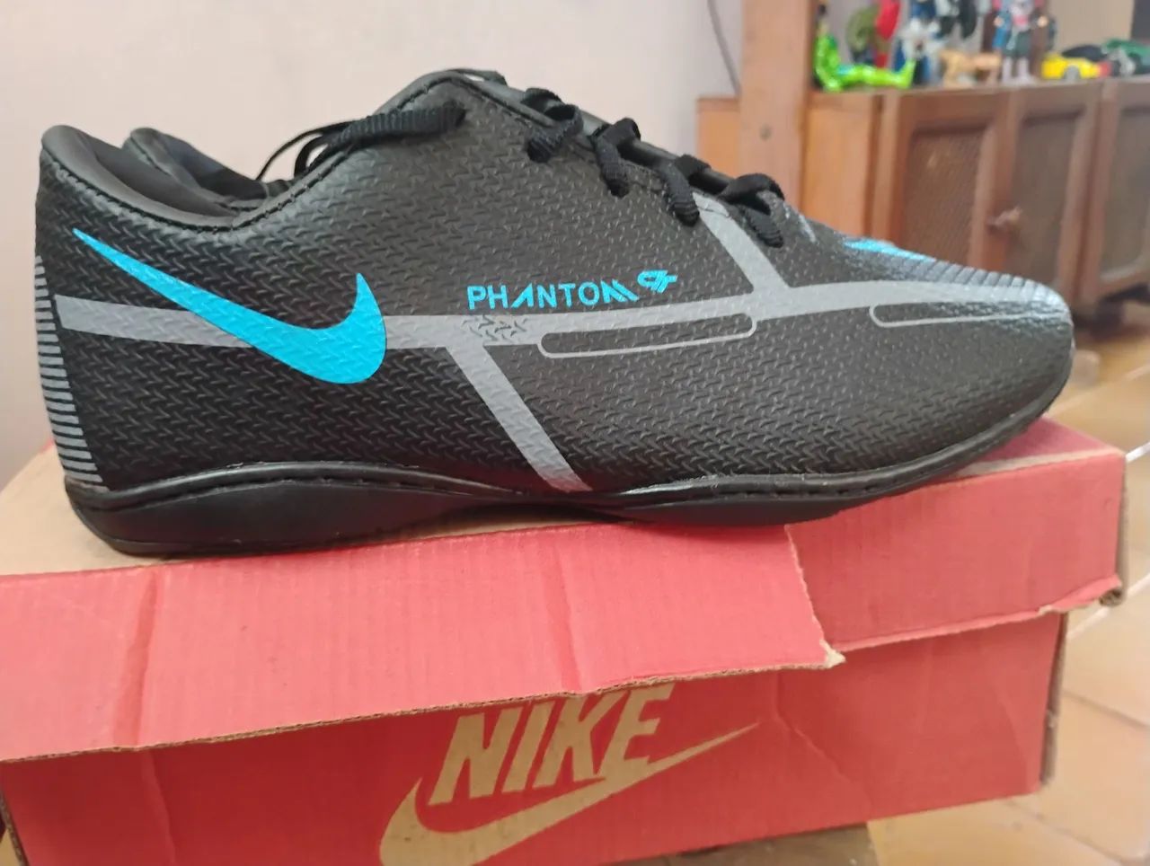 Chuteira Nike Phantom -  número 41