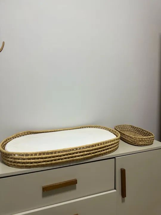 Trocador de bebê em palha natural