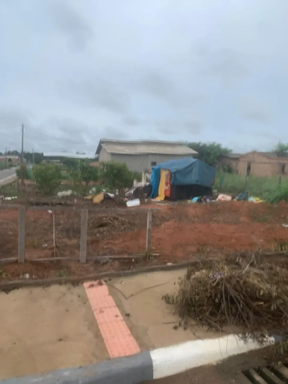 Vendo esse terreno top bem localizado..