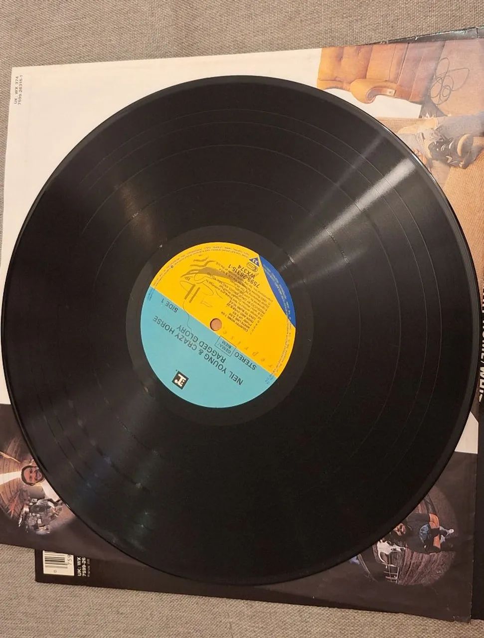LP importado NEIL YOUNG  RAGGED GLORY - Foto 4