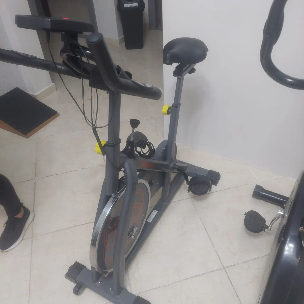 Bicicleta Ergométrica - Academia em Casa - Foto 3