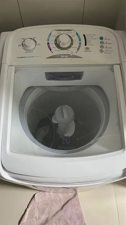 Lavadora de roupas Electrolux 10 kg estado de nova 