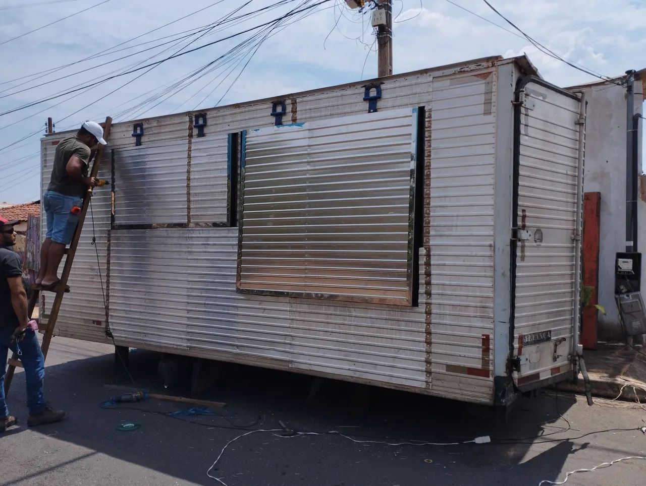 Baú 3/4 isotérmico adaptado para montar lanchonete. Contêiner container  - Foto 5