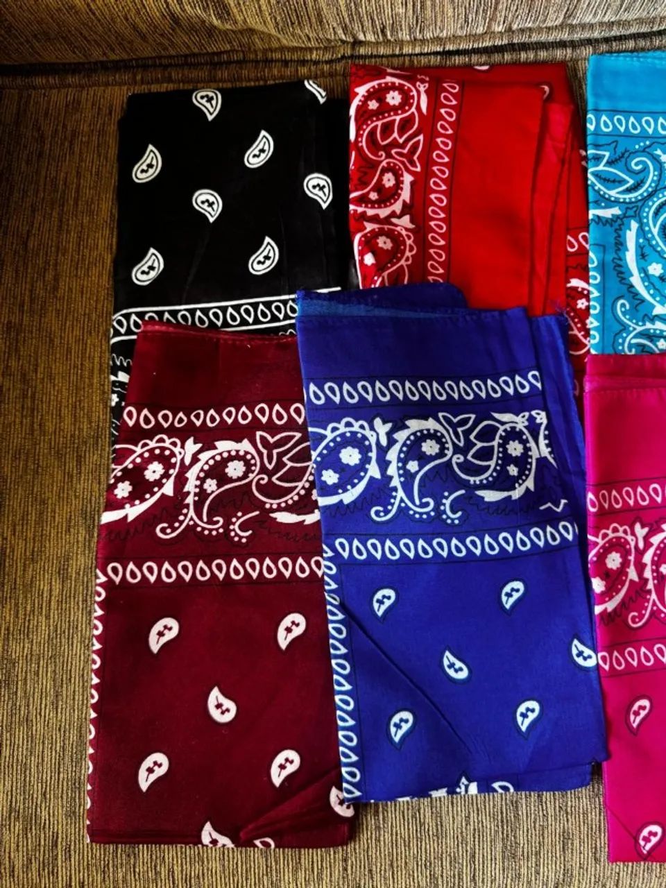 Bandana Kit Com 7 Diversas Cores - Excelente Estado - Foto 2