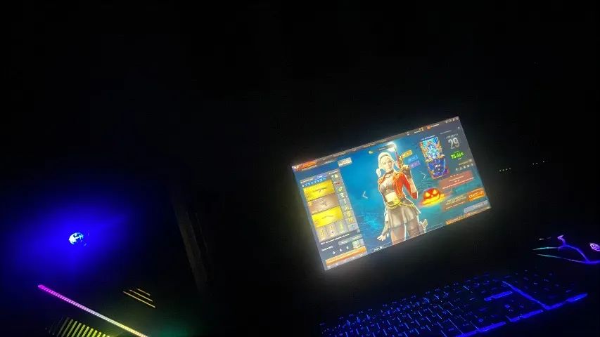 Gaming computer64289463812609120