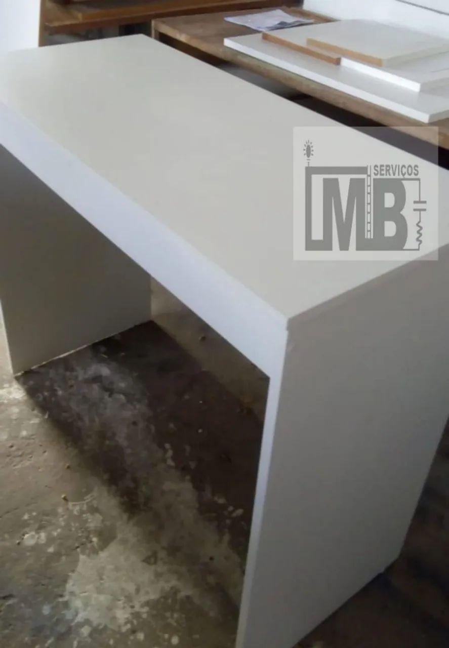 Simple desk (free shipping)65204505565186120