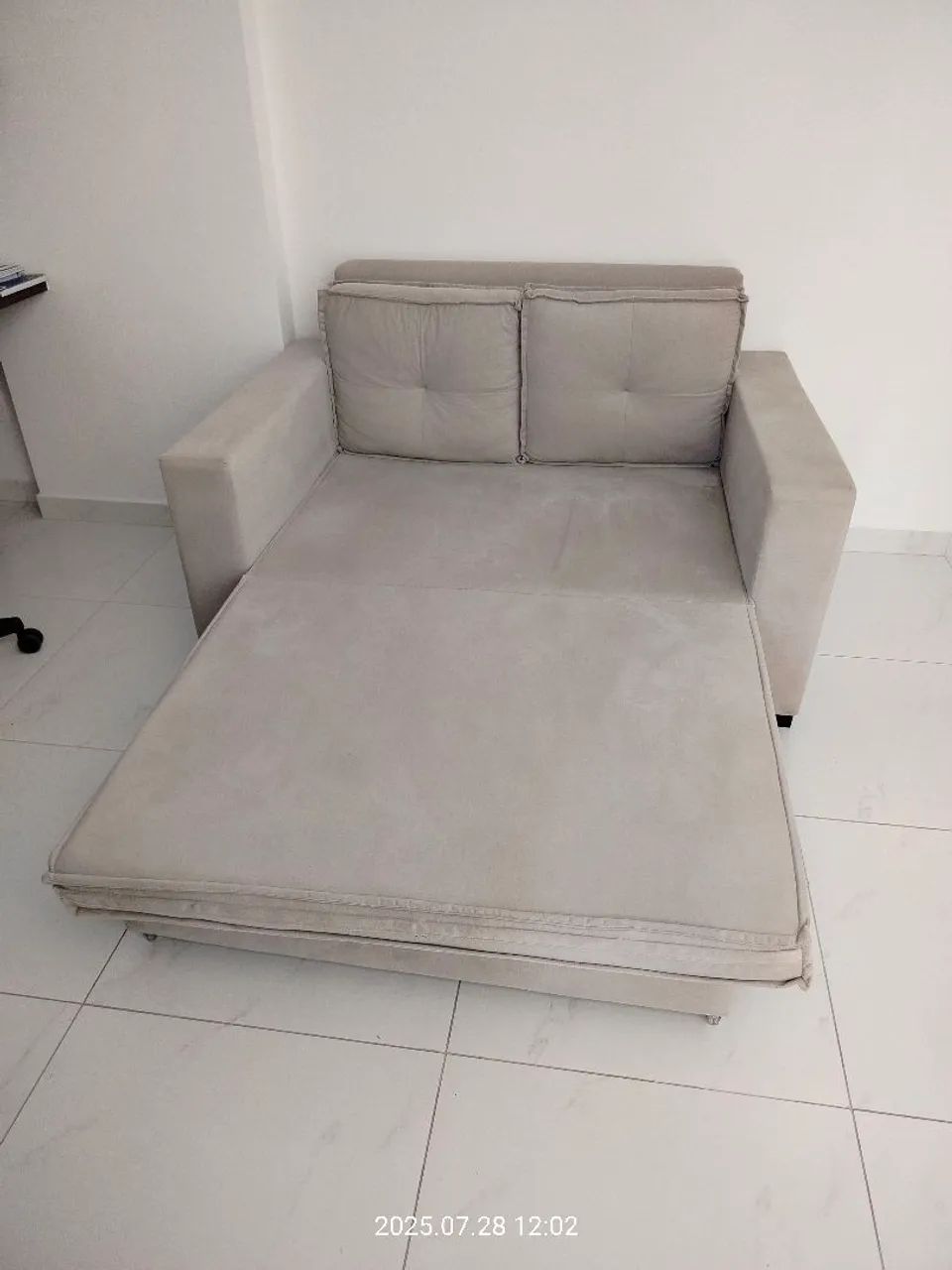 Sofá Cama 2 Lugares Bege - Foto 4