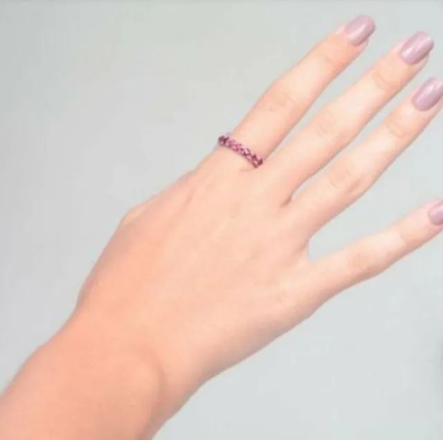 ALIANÇA INTEIRA DE RUBIS (2,00CT), EM OURO BRANCO 18K 750, NOVA, MARCA HSTERN. - Foto 4