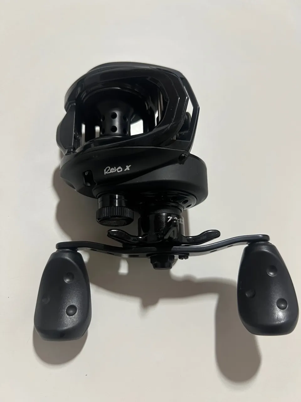 Carretilha abugarcia Revo4