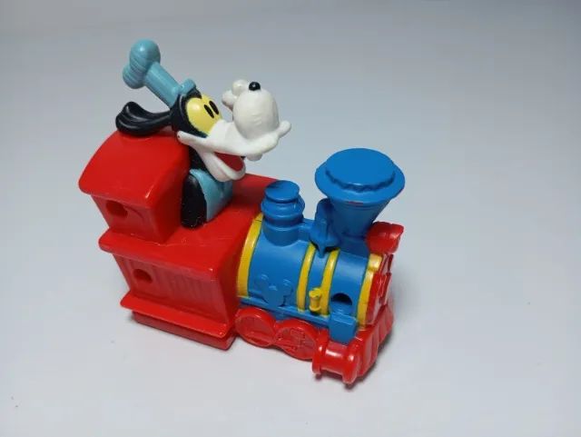 bonecos Disney World Resort 2023 Mc donald's Coleção 7 figuras - Foto 6