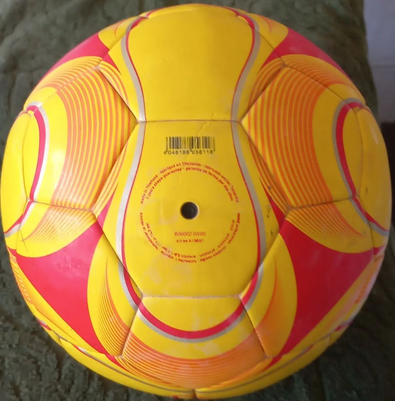 Bola de Futsal Adidas TeamGeist 2 Sala - FIFA Quality Mundial