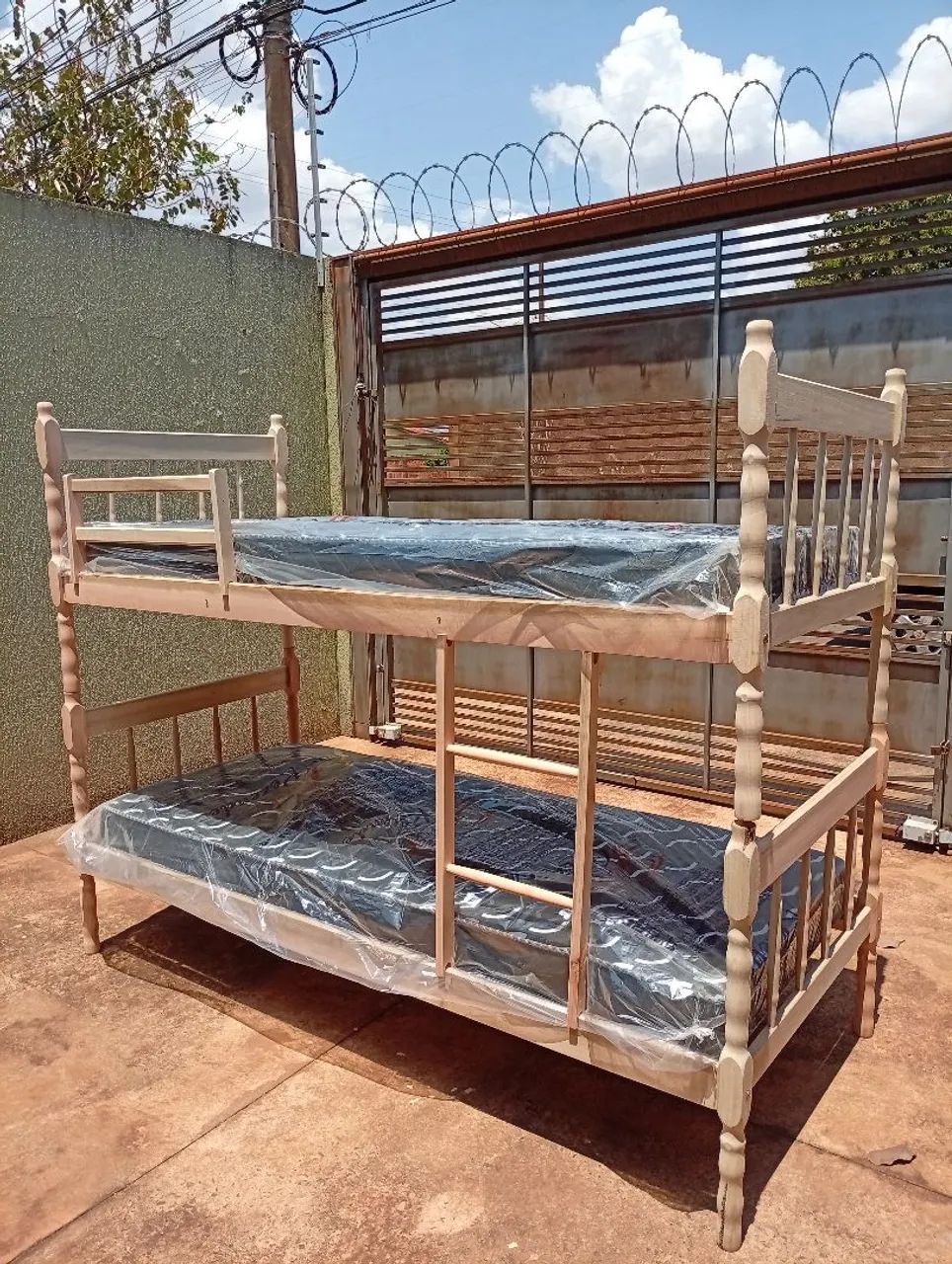 Beliche nova com 2 colchões D20 