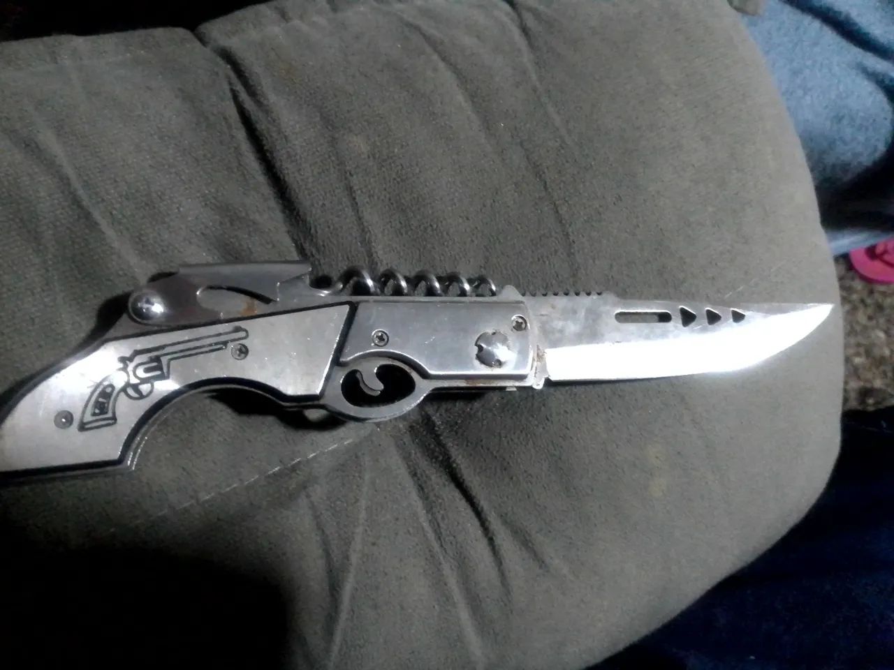 Automatic knife65171902479363121