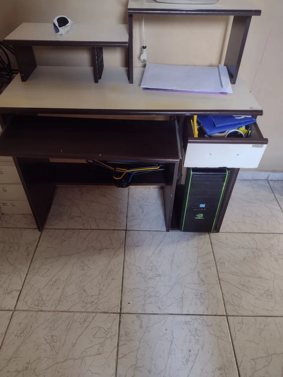 Mesa computador usada