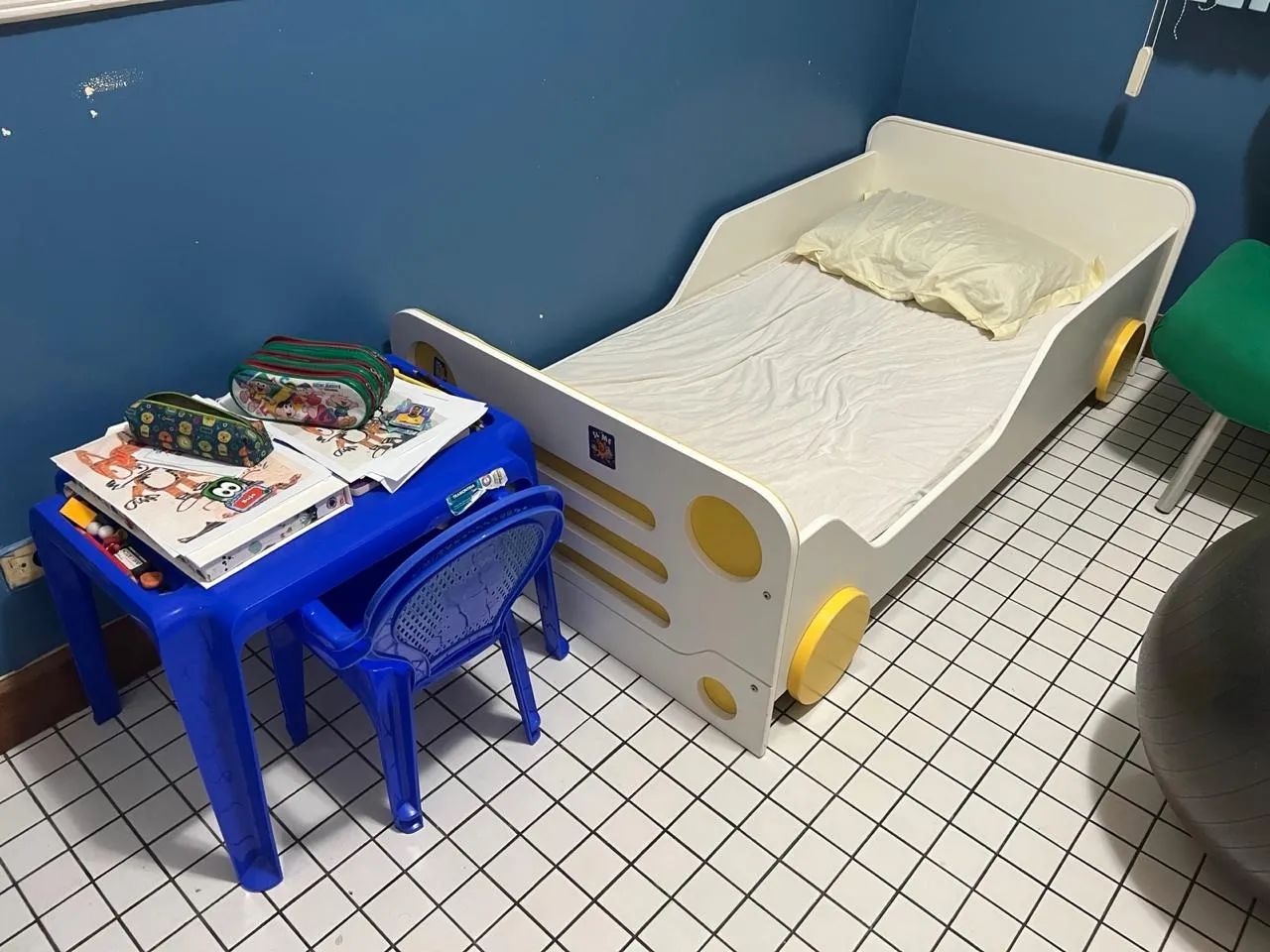 Cama Infantil com Detalhes Amarelos - Foto 3
