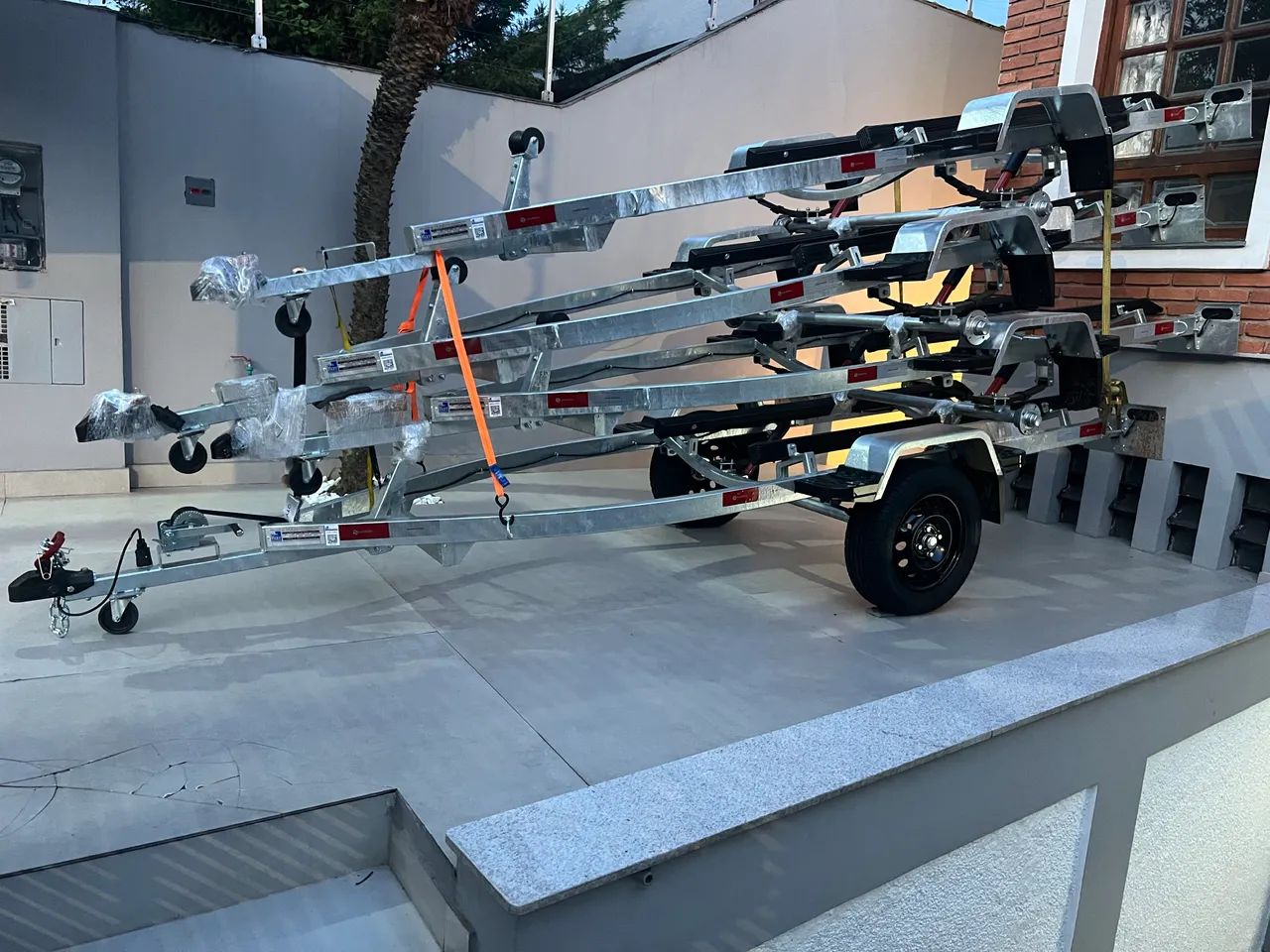 Carretinha de jet ski, galvanizada sem rodagem !! - Foto 11