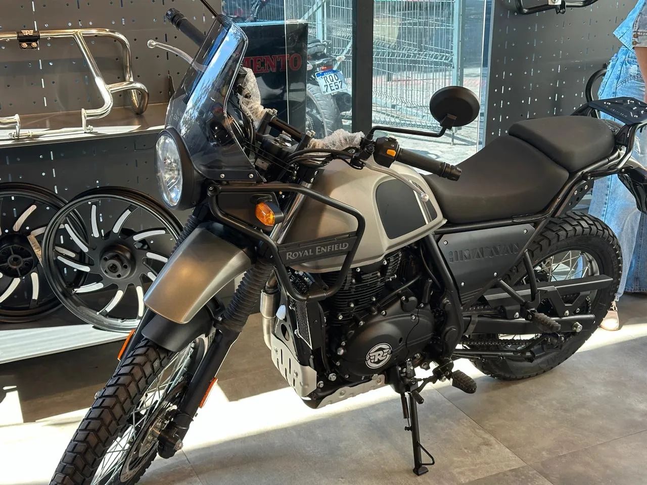 Royal Enfield Himalayan 411  - Foto 2