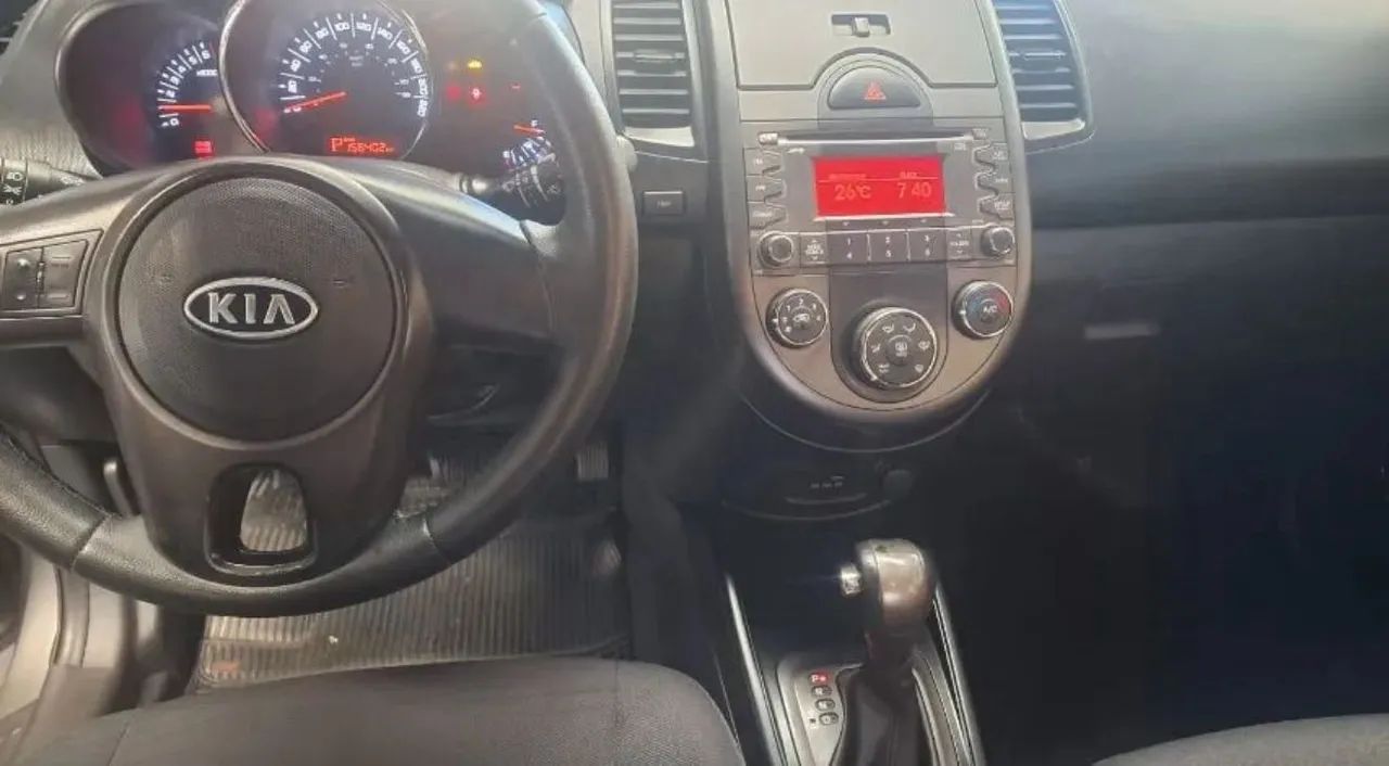 Vendo um lindo Kia soul ano 11.11 único dono carro todo revisado  - Foto 2