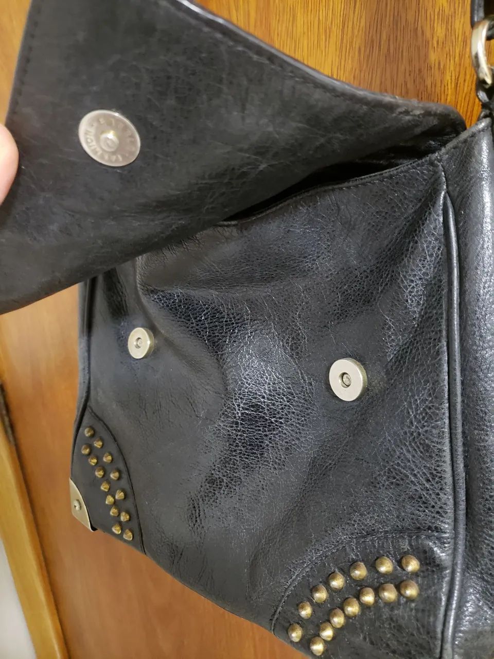 Bolsa Arezzo Preta de Couro - Foto 4