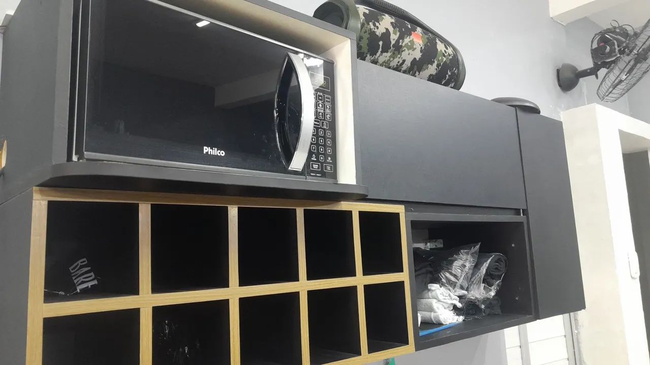 Móveis multiuso, para casa ou ponto comercial. 