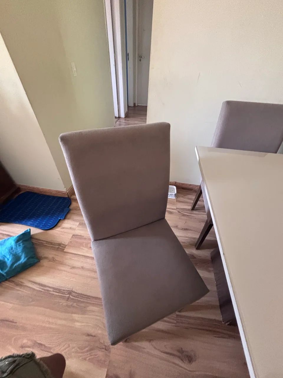 Mesa de jantar moderna com 6 cadeiras - Foto 2
