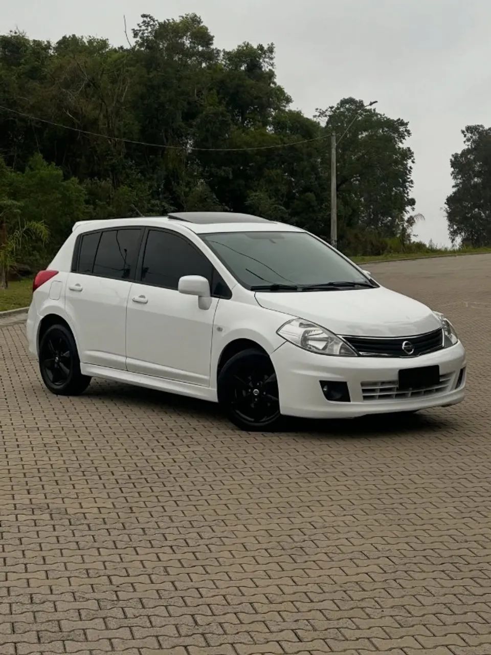 Nissan Tiida TIIDA SL 1.8/1.8 Flex 16V Mec. 2013