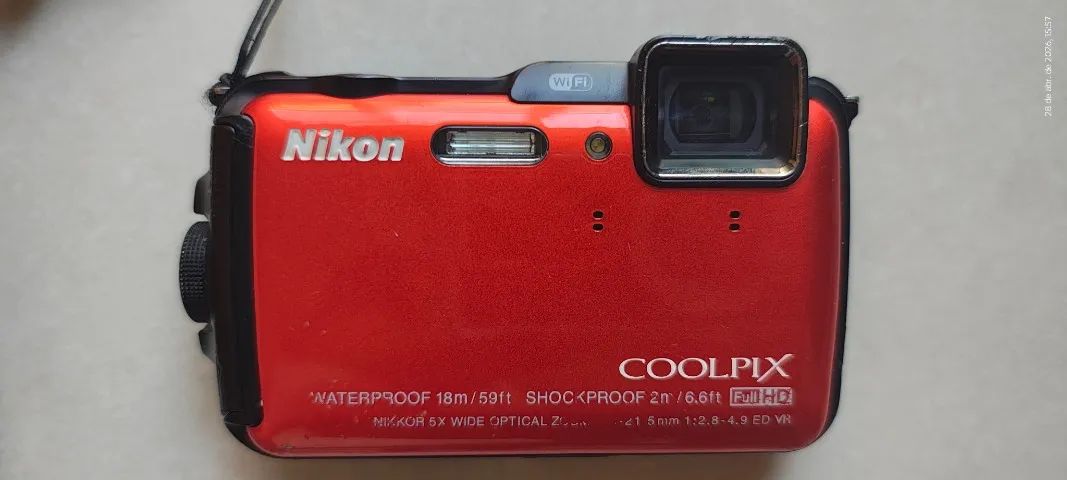Câmera Digital Nikon Coolpix AW120 Waterproof - Câmeras e
