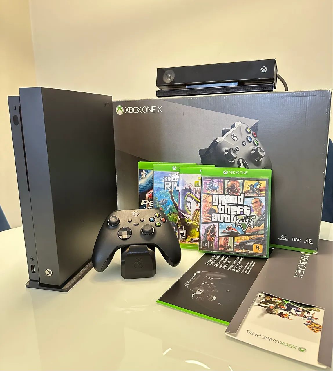 Xbox One X 1tb com Kinect