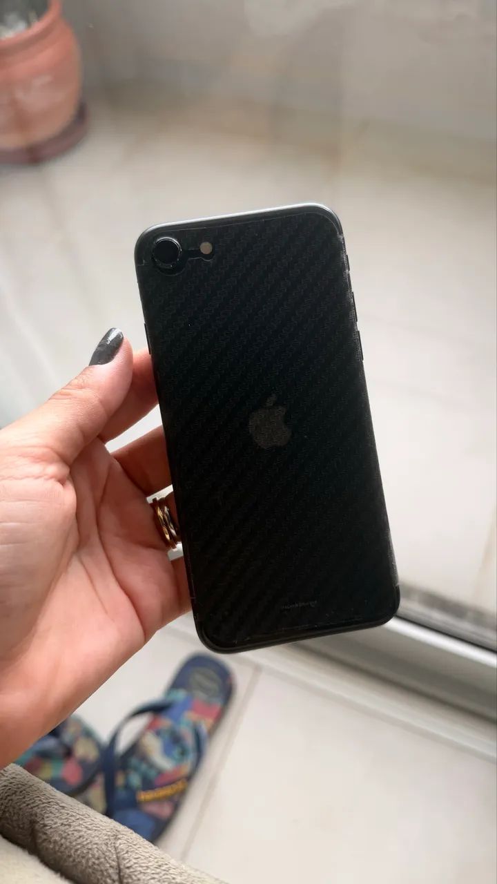 iPhone SE (2a geração) 64 GB preto - Apple 