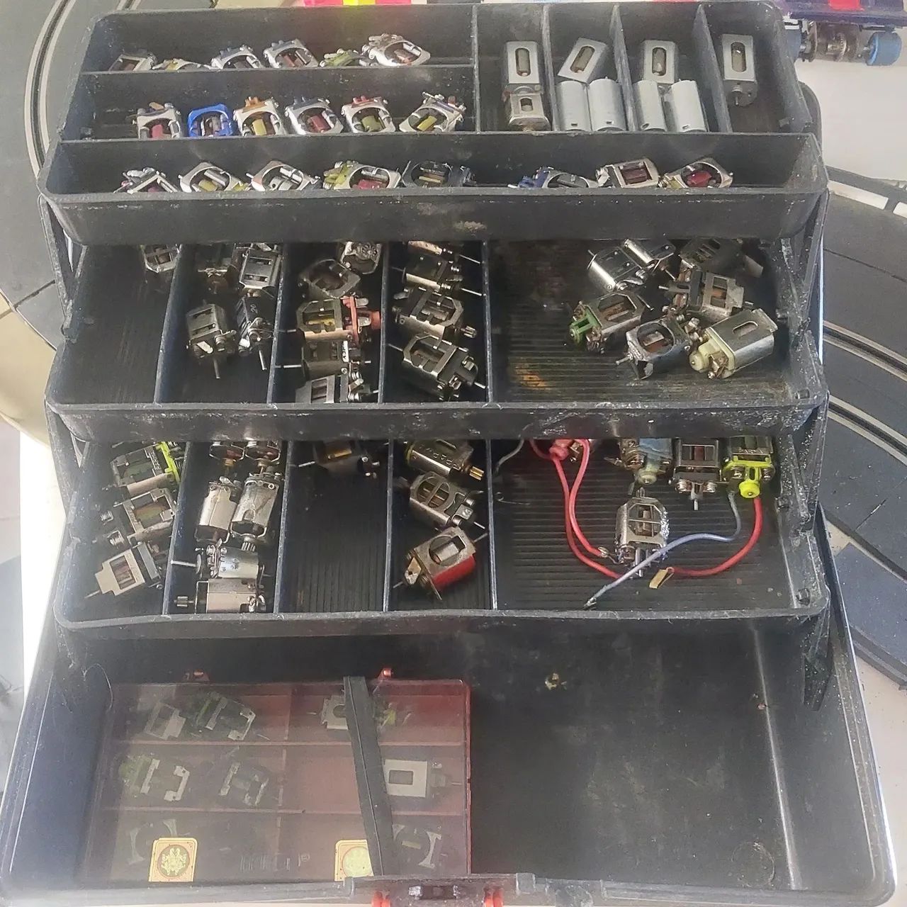 Monte seu carro de autorama com várias configurações 