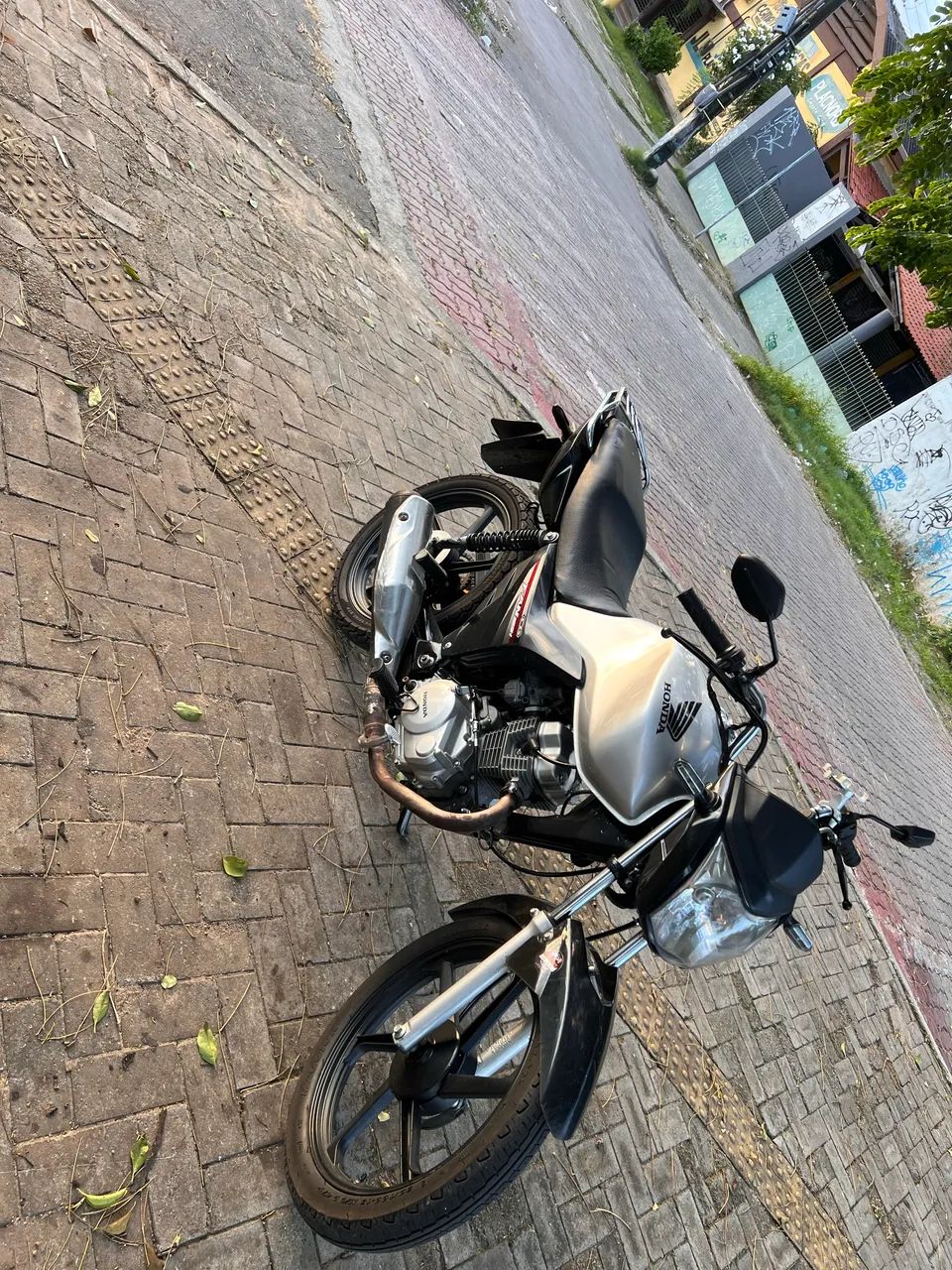 Fan 125i  - Foto 2