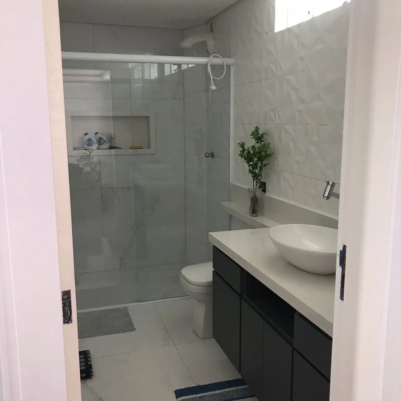 Alugo linda casa ampla e mobiliada