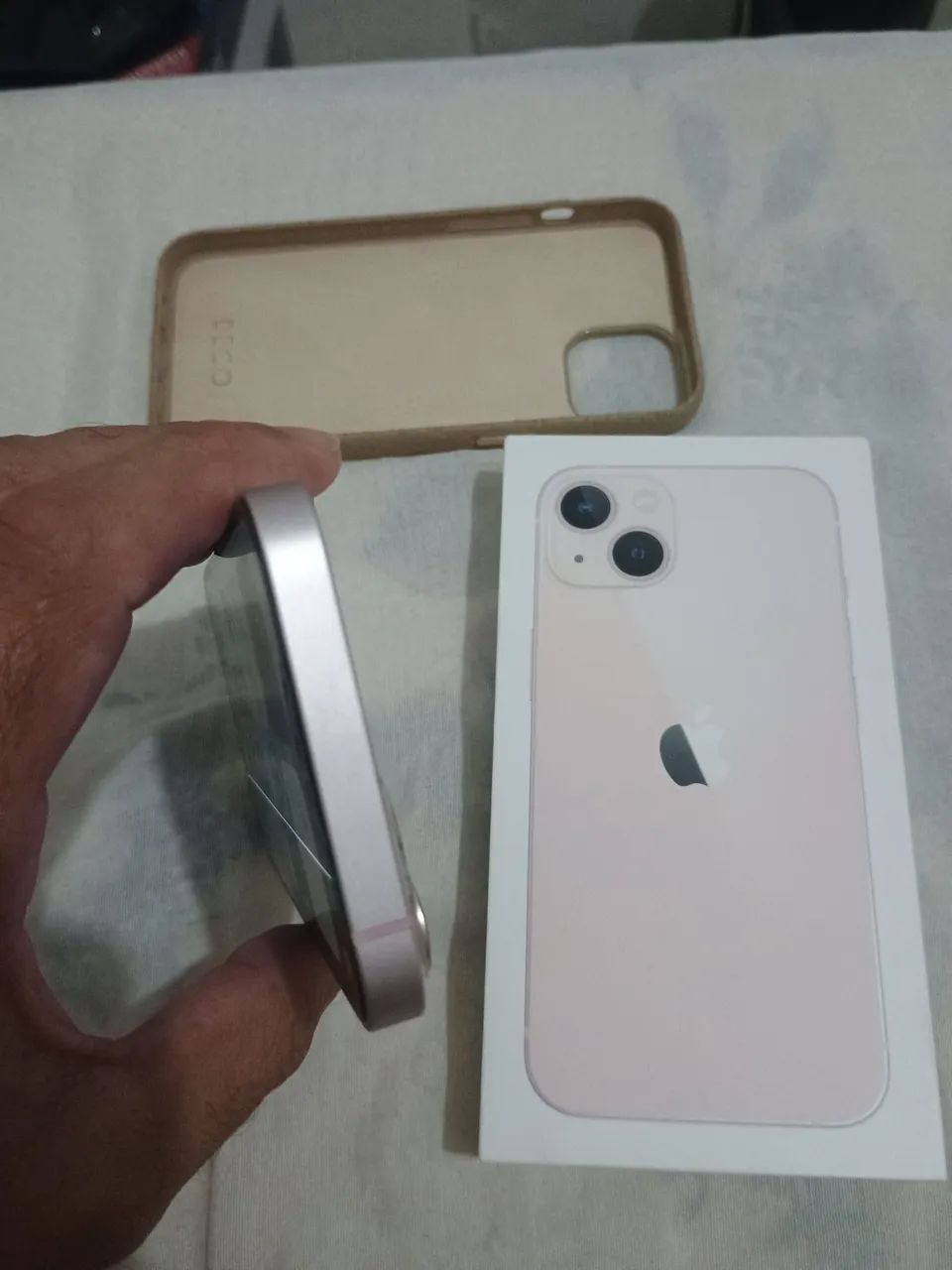 iPhone 13 128 gigas tela com  listra - Foto 5