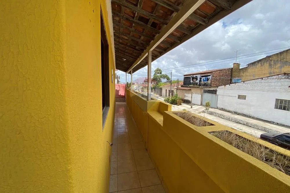 Casa 3 quartos e Comercial à Venda no Tabuleiro dos Martins