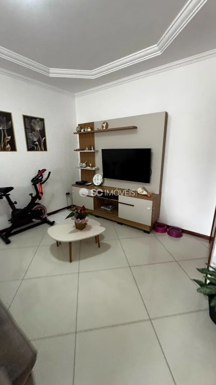 Apartamento bem localizado 2 dormitórios com suíte - Foto 3