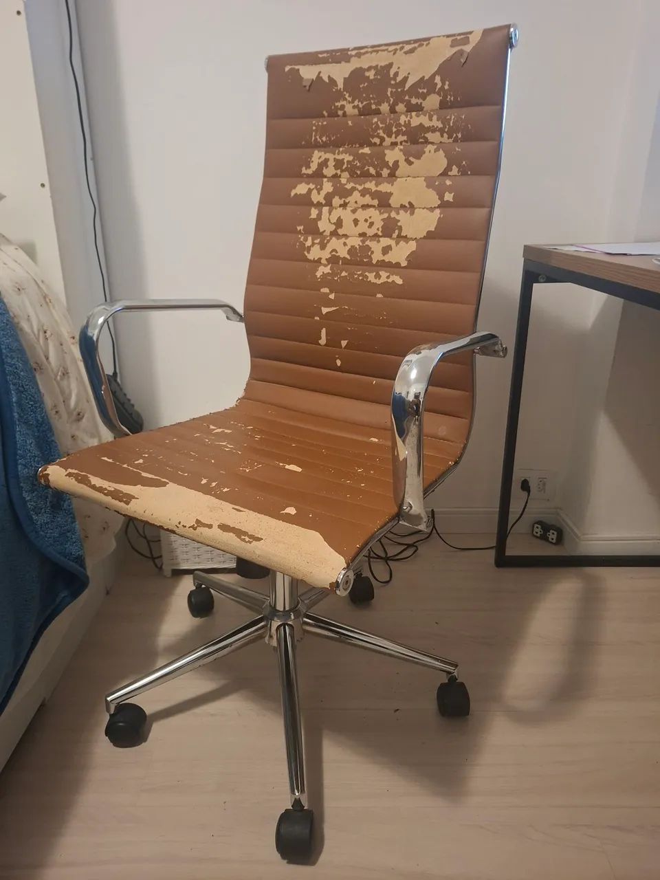 Cadeira de Escritório Presidente Mobly - Foto 2