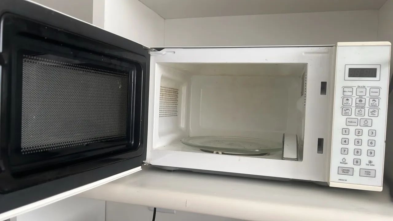 Micro-ondas Philco Branco Funcionando Perfeitamente - Foto 3