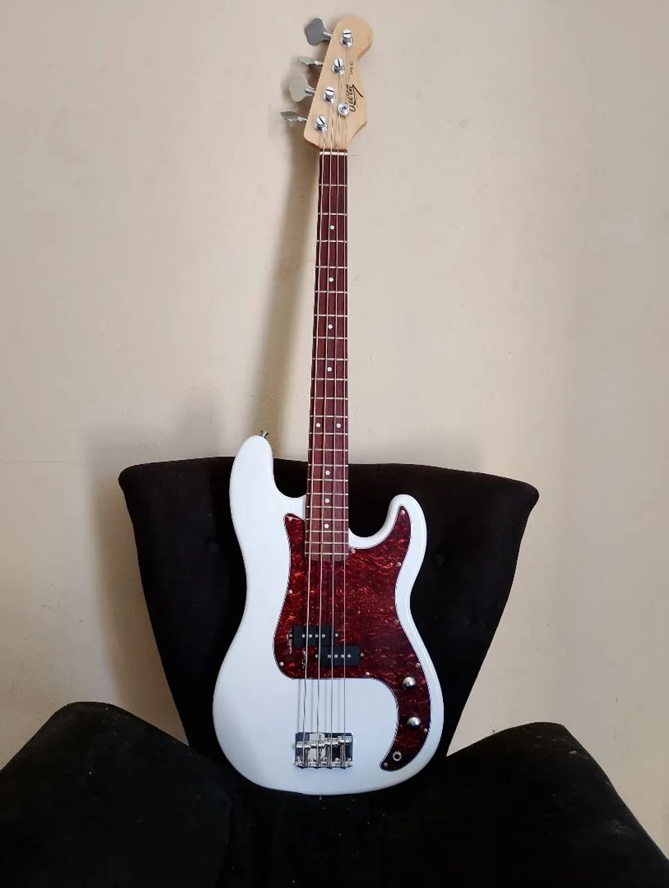 Baixo Precision Bass Seven 