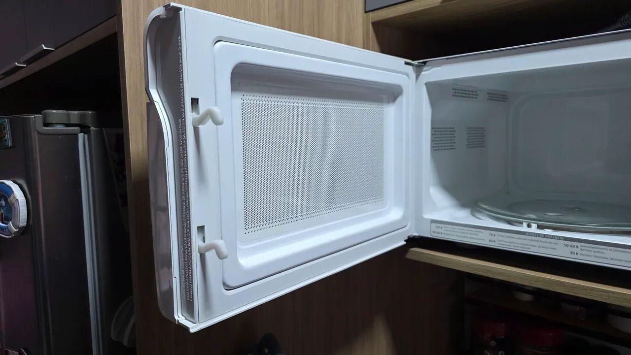 Microondas electrolux com defeito - Foto 2