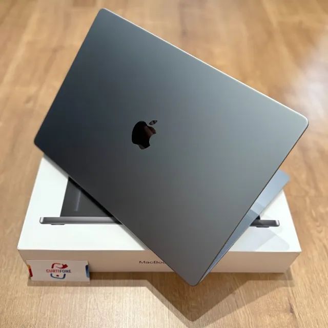 MacBook Pro - 16