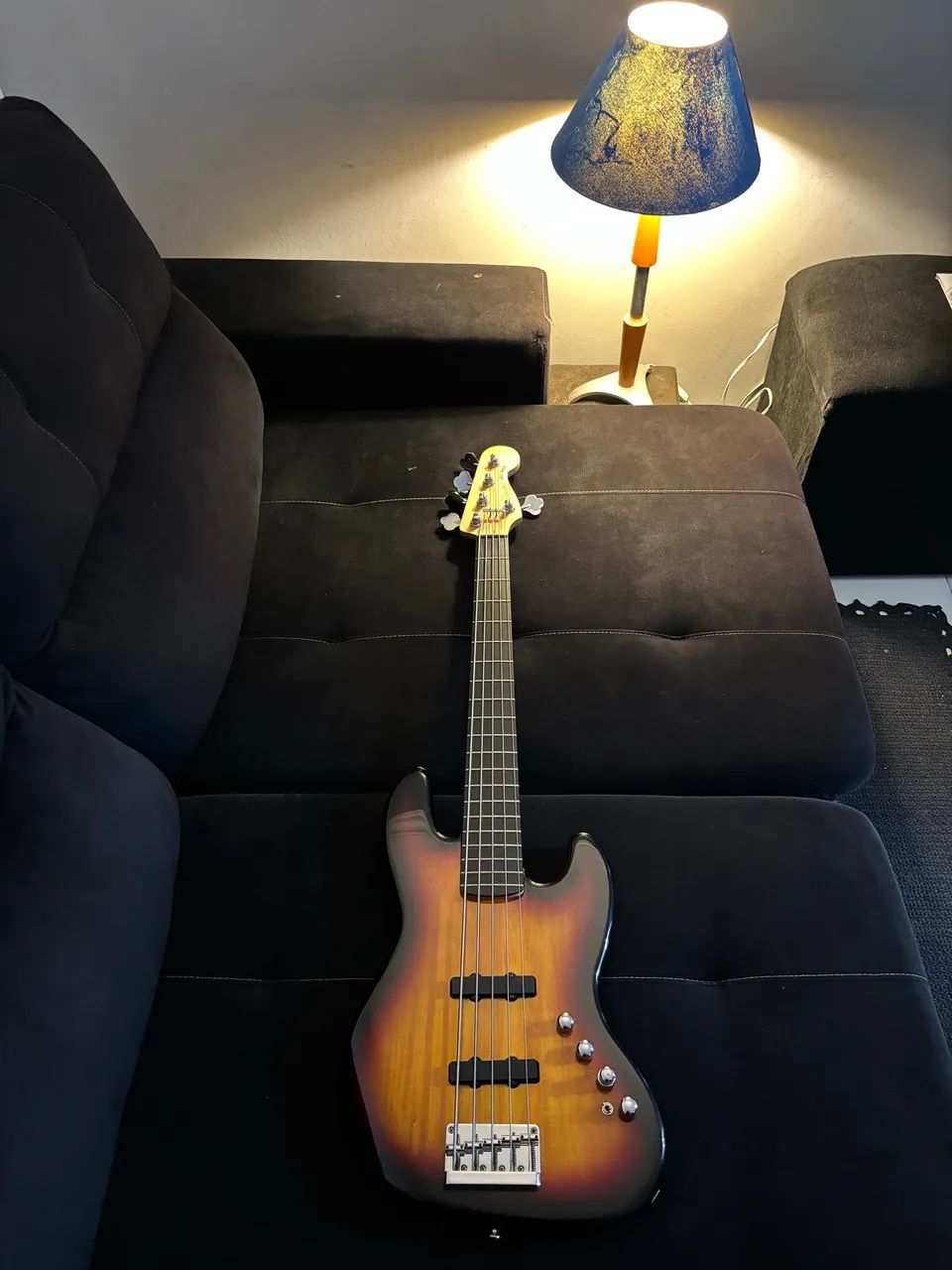 Squier Deluxe V active - Foto 4